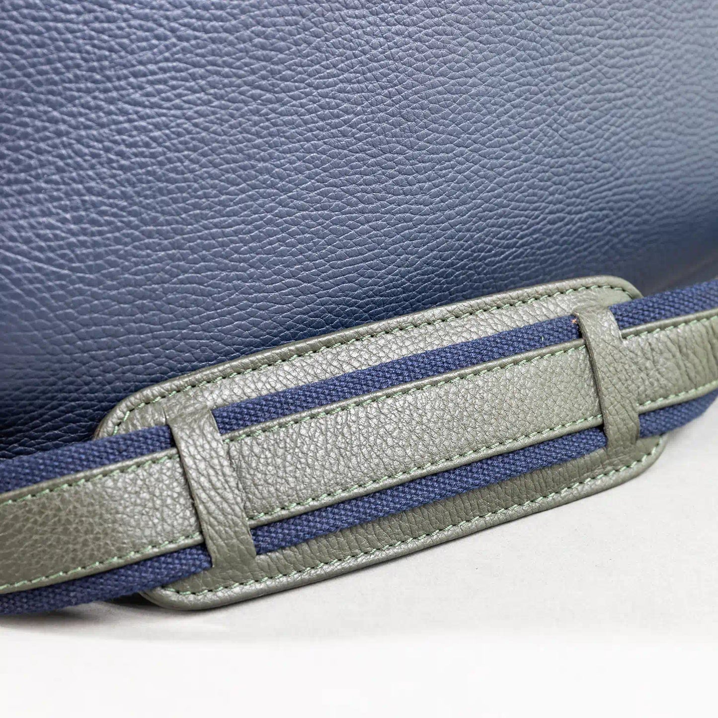Alder Pebble Grain Leather Techbag