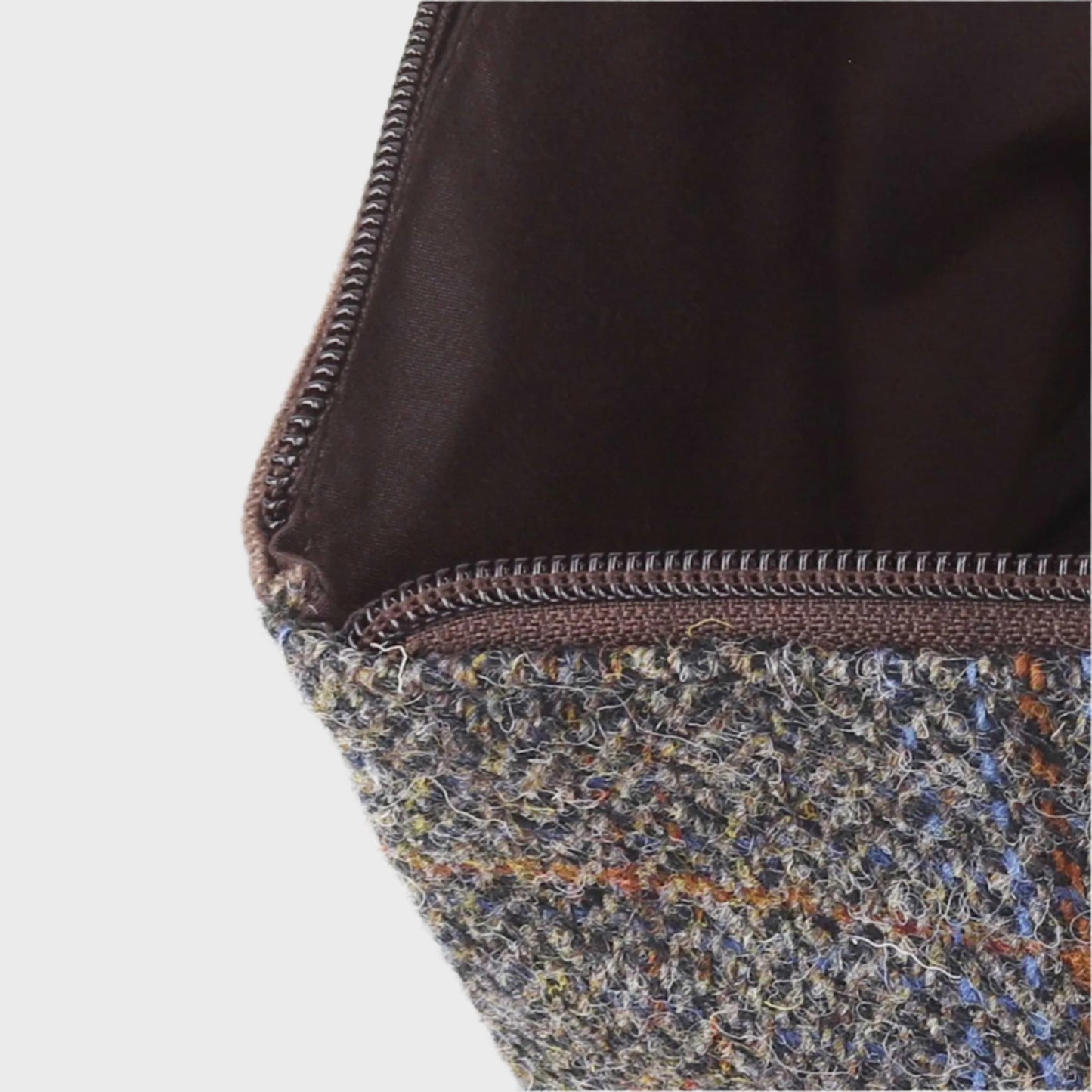 Harris Tweed Triangle Washbag